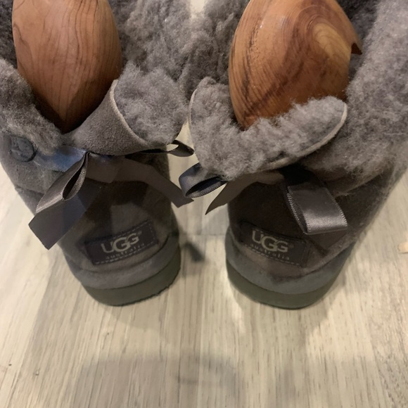 Uggs Bailey Bow 1 - Picture 3 of 7